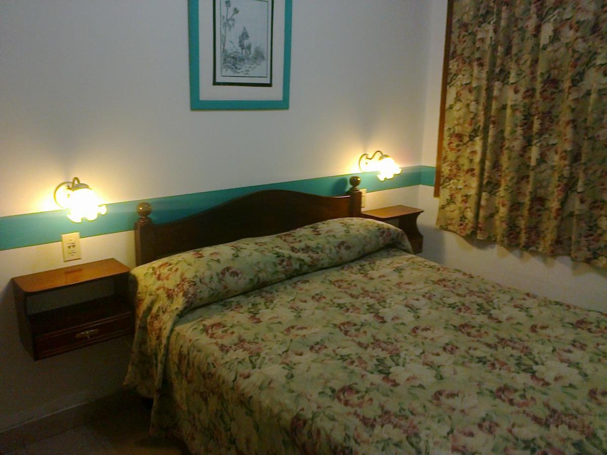 Hotel Plaza Tres Arroyos Dış mekan fotoğraf